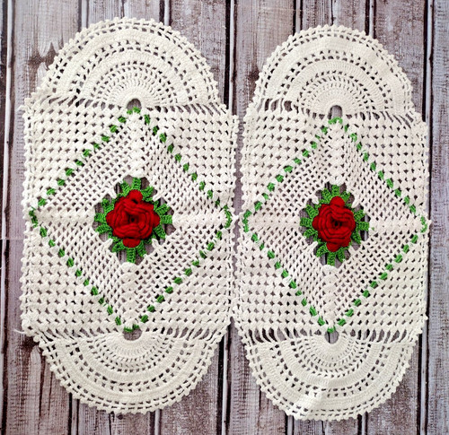 Vintage crochet red rose - red,